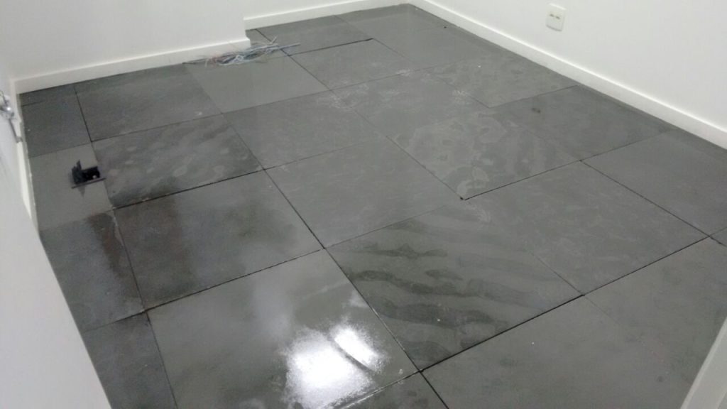 Verniz Acrílico Pisos e Fachadas - 900 ml